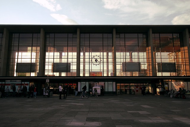 Central Station -{"city":"Heidelberg","country":"DE","postal":"69115","state":"BW","street1":"Willy-Brandt-Platz"} - DEHDGDEFLX-0