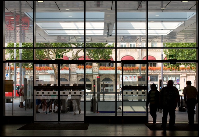 Train Station -{"city":"Essen","country":"DE","postal":"45127","state":"NW","street1":"x"} - DESSNDEDBN-0