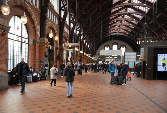 Koebenhavn H -{"city":"Copenhagen","country":"DK","postal":"1577","state":"","street1":"Bernstorffsgade 16 - 22"} - DKCPNDEDBN6-0