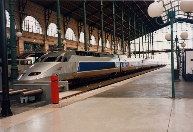 Perrache -{"city":"Lyon","country":"FR","postal":"69002","state":"","street1":"Rue de Esplanade"} - FRLYNDEFLX2-0