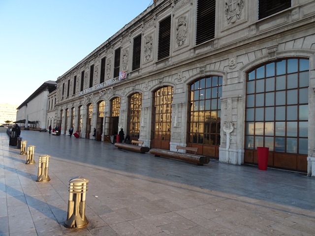 Marseille-St-Charles -{"city":"Marseille","country":"FR","postal":"13001","state":"","street1":"2 Avenue Pierre Sémard"} - FRMREDEDBN-0