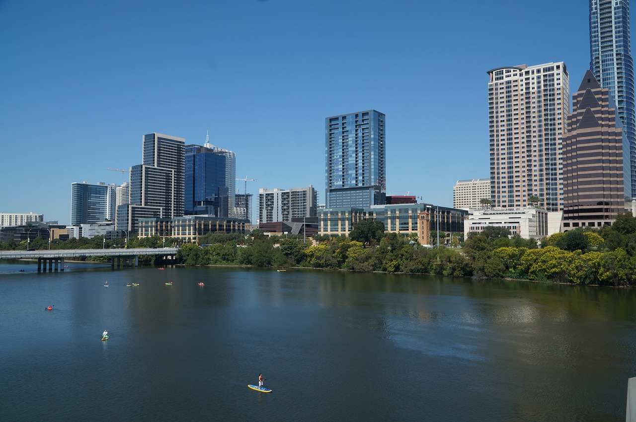 Cheap bus and train travel from Austin.