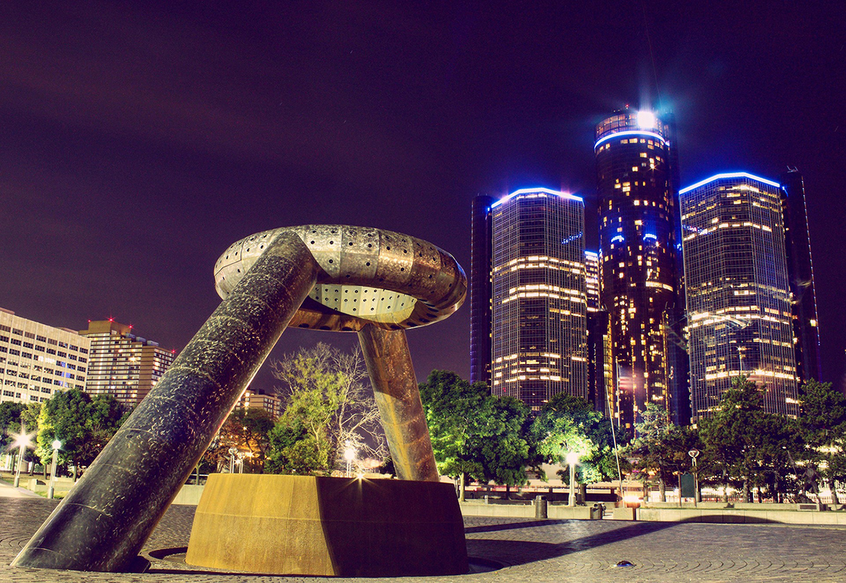 Cheap bus and train travel from Detroit.