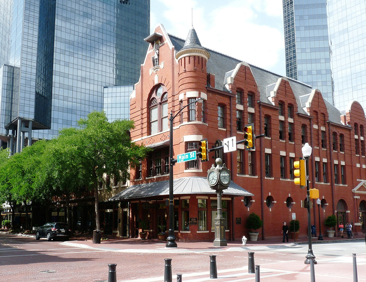 Cheap bus and train travel from Fort Worth.