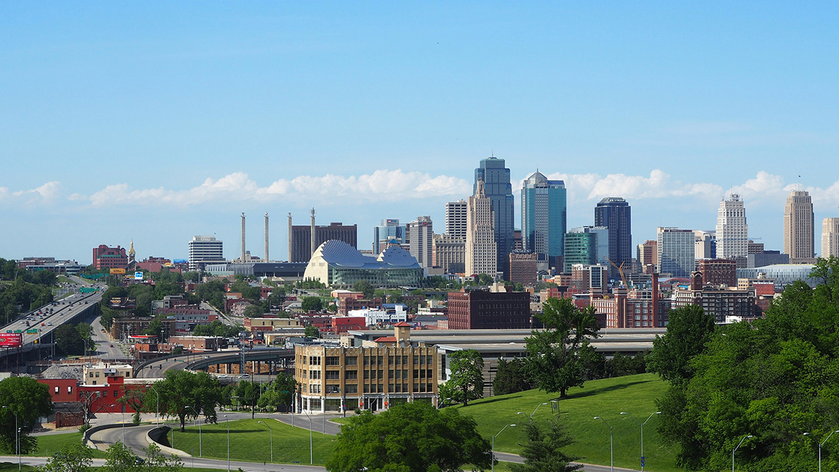 Cheap bus and train travel from Kansas City.