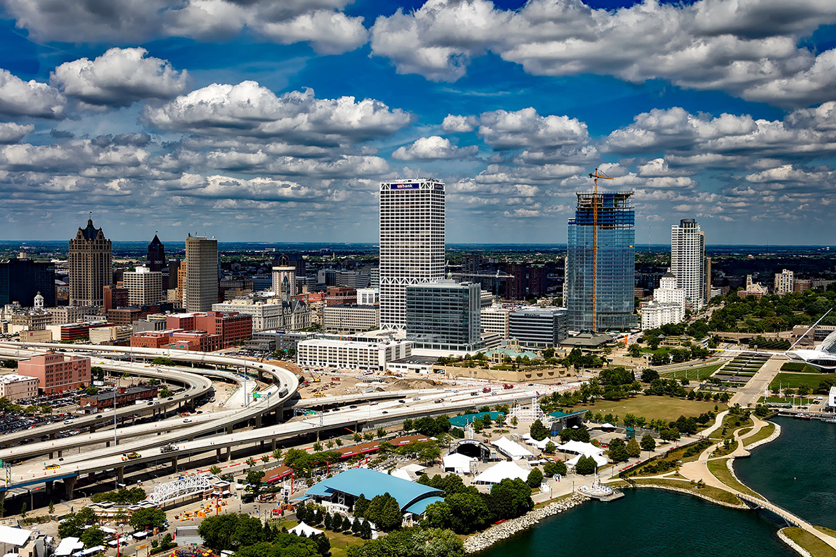 Cheap bus and train travel from Milwaukee.