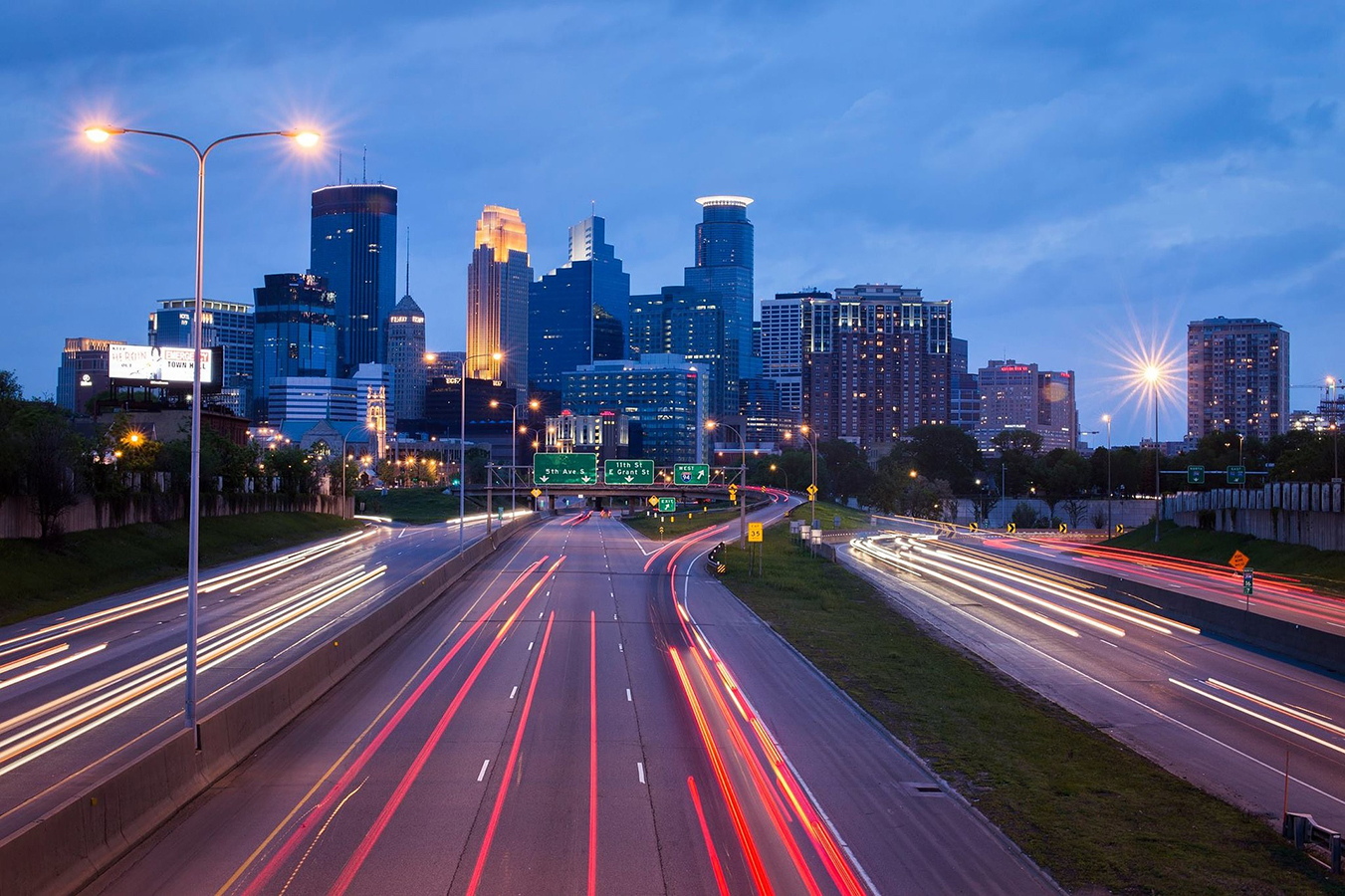 Cheap bus and train travel from Minneapolis.