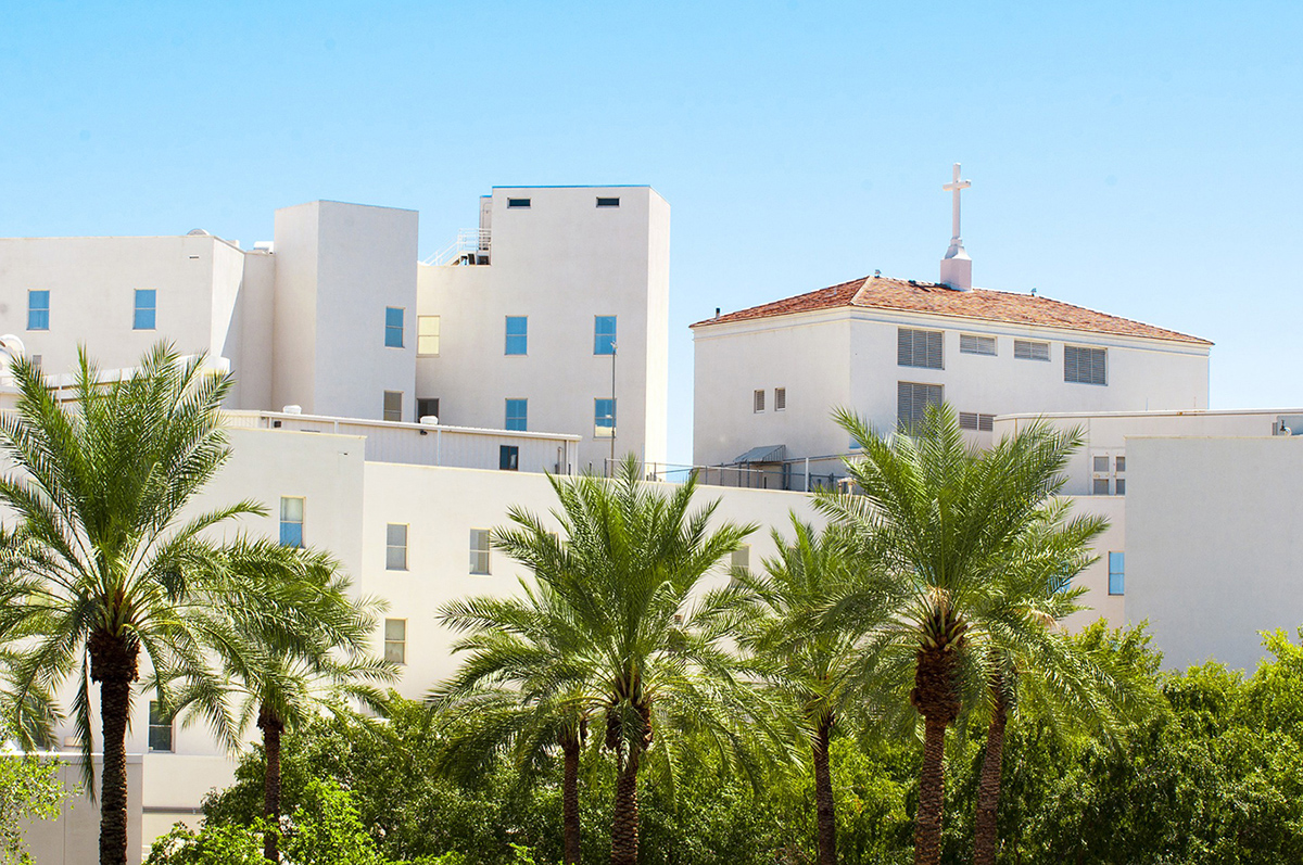 Cheap bus and train travel from Phoenix.
