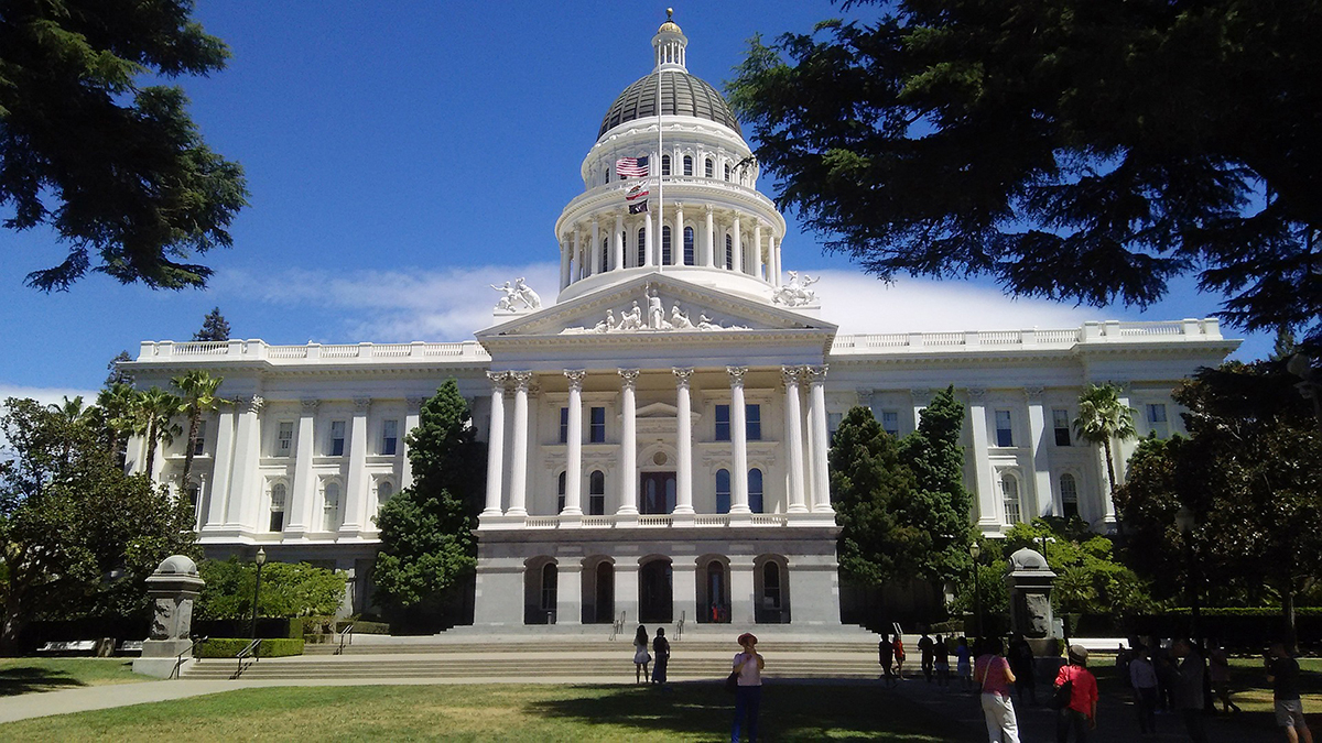 Cheap bus and train travel from Sacramento.