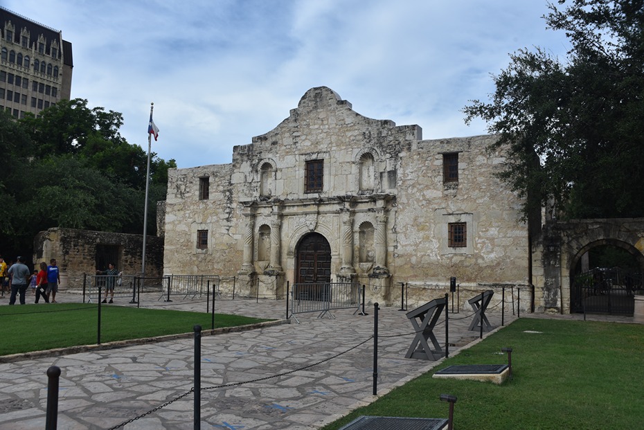 The Alamo in daylight