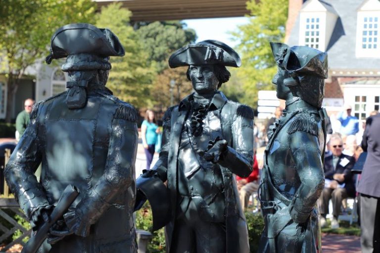 Photo of Revolutionary statues in Yorktown, VA.