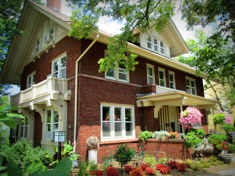 Mendota Lake House B&B summer