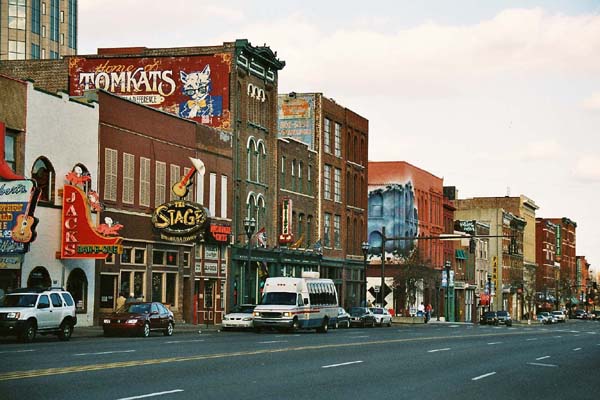 Stuff to do in Nashville: Lower Broadway