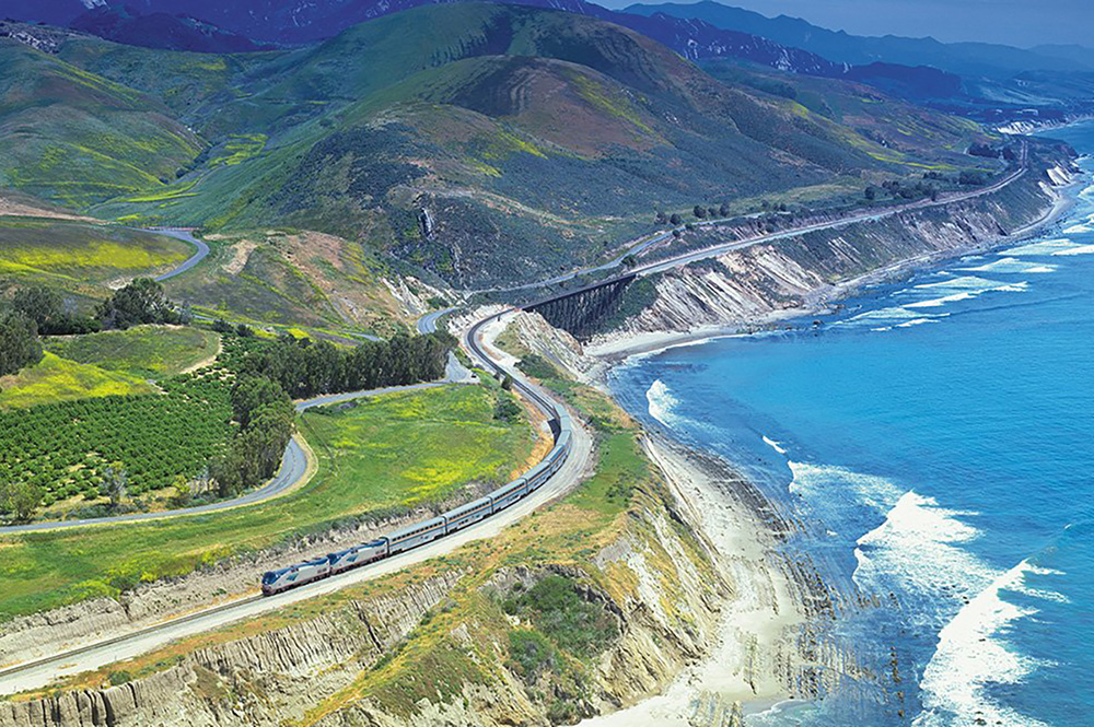 Photo of the Amtrak Coast Starlight train.