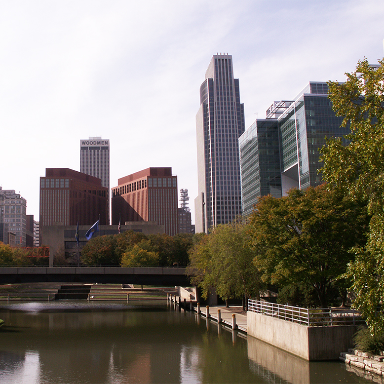 Cheap bus and train travel from Omaha.